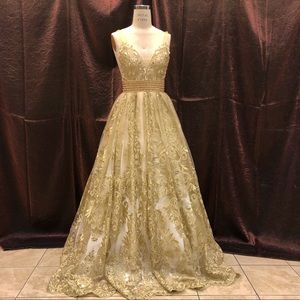 Camille la vie- Gold Tulle Ballgown